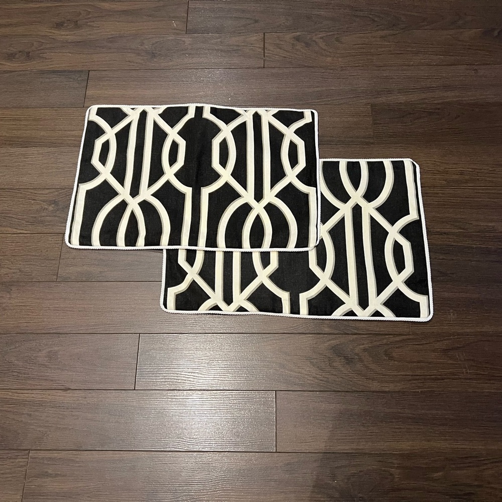 Two rectangular cushion covers - Picture 2 of 2